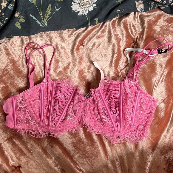 34B Victoria Secret (Never Worn) Pink Lace Unlined Bra - Picture 3 of 4